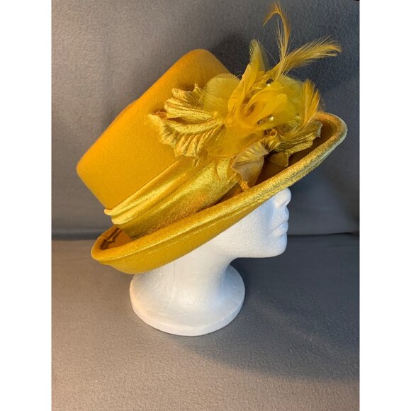 Ladies Gold Wool Hat with Feather and Velvet Accents Deborah Fashions Sz 23 Vtg - Picture 9 of 11